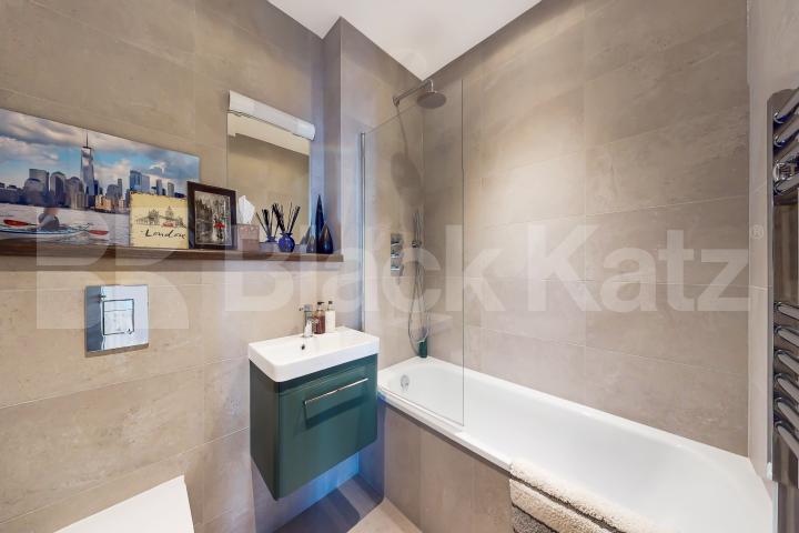 brand new luxury apartment with stunning views The Ceramic Building - Newington Causeway , Borough